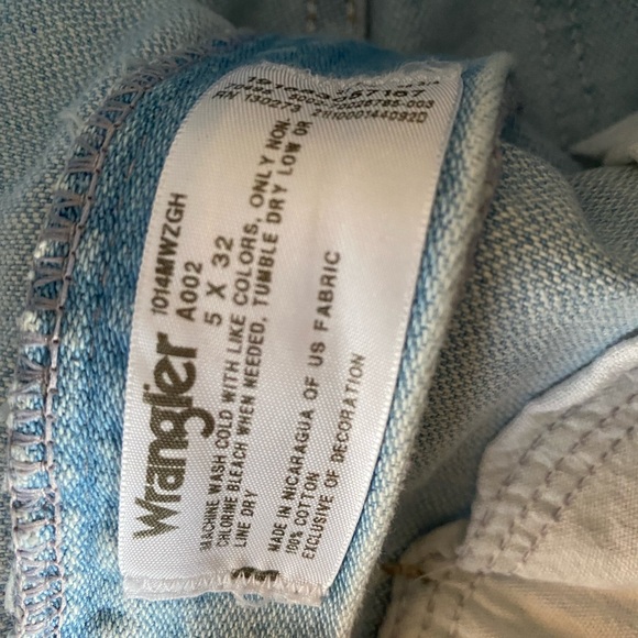 Wrangler Super Sexy Flattering Fit Light Blue Denim Jeans Wedgy Tush Fit! - Picture 6 of 6